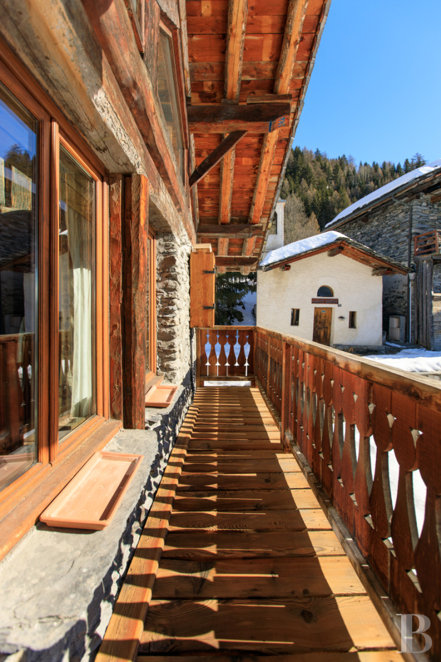 A large traditional, carefully renovated chalet in a hamlet in the Tarentaise valley in Savoie - photo  n°7